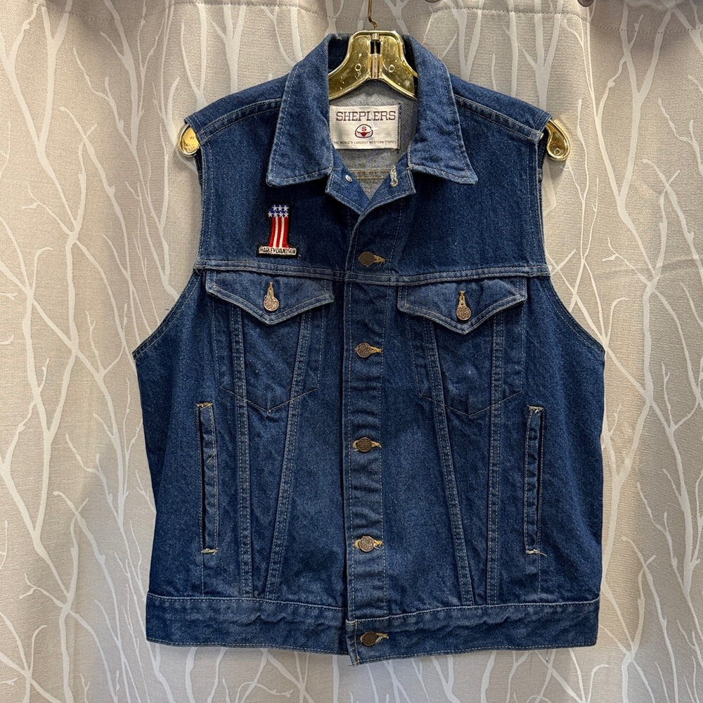 Sheplers Denim Jacket with Harley Davidson patches men’s L some neck wear